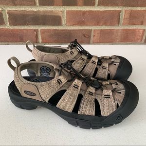 KEEN Newport h2 Men’s US Size 8.5 Washable sandals